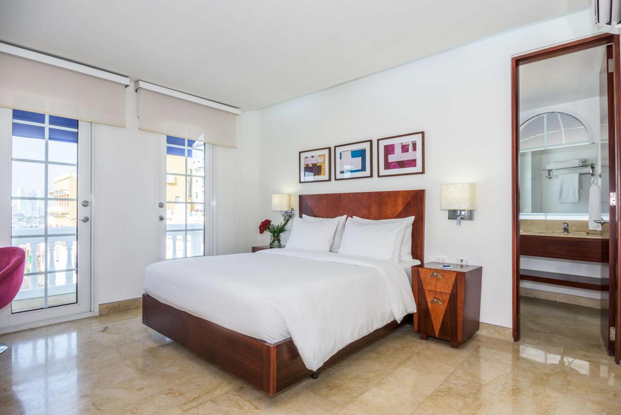 Nh Royal Urban Cartagena Hotell Exteriör bild